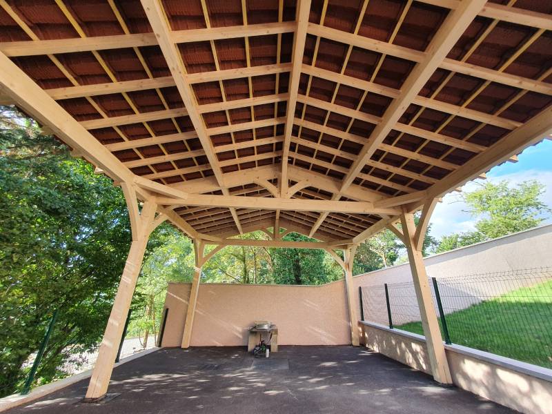 Abri avec 3 fermes pour une longueur totale de 8m